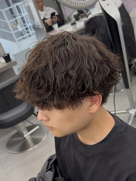 オーバルバイアピッシュ(OVARL by apish) 波巻きスパイラルツイストスパイラルメンズパーマ波打ちパーマ