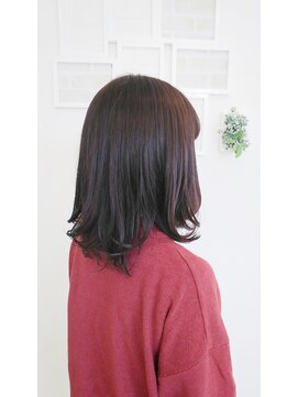 ヘアーアンドネイルフォレスト(Hair&Nail FOREST.) 柔らかミディアム毛先遊ばせスタイル
