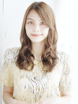 ヘアメイク ナル(hair make nalu) 長めバングのAラインミックスカール