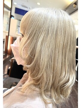 ニフティ(NIFTY) ホワイトブロンド/ハイトーンカラー/熊本/上通