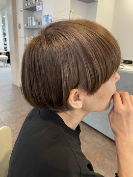 ベルフェミンキルン(Belle femin kilun) マッシュショート×白髪ぼかし