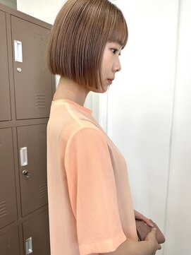 ヨロヘアー(YOLO hair) ボブとハイトーンベージュの組み合わせ