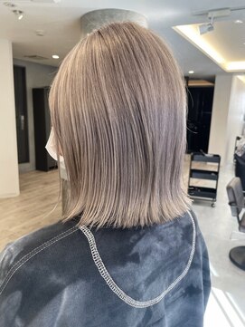 ルーブ トウキョウ(Loob. TOKYO) ハイトーンボブミルクティーベージュピンクベージュダブルカラー