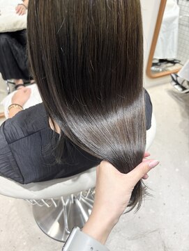 エンス 銀座(Ence) ココアブラウン/ミディアムレイヤー/オリーブグリーン/小顔/銀座