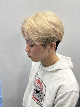 ロックス バイ マグ 松本(rocks BY MAG) 刈り上げマッシュセンターパートブロンド