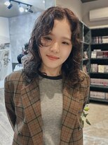 ヨム(YOMU)&nbsp;カーリーヘアー