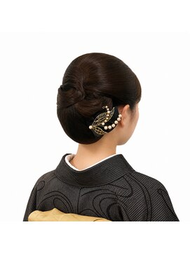 バポス ヘアサロン (BAPOS Hair Salon) 和装のシンプルな大きめのシニオン2