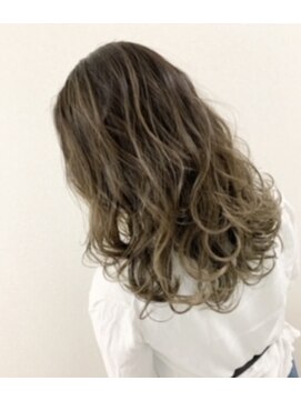 フィス(Fe's) アーモンドグレージュ！！！