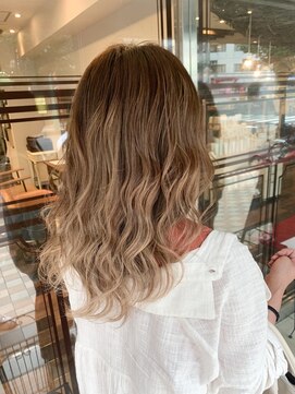 ヘアーアンドビュー ティーリタ 蕨(RITA) クリーミーラテカラー◎