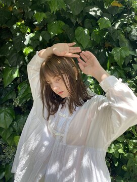 ネオリーブルカ 御茶ノ水店(Neolive Luca) ベージュカラー