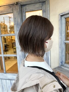 エイミーバイアフロート(amie by afloat) * 働く20代女性に人気なぱつっとボブ