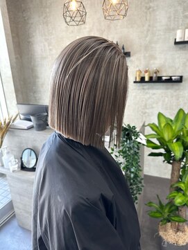 エピ(epi) バレイヤージュ/切りっぱなしボブ