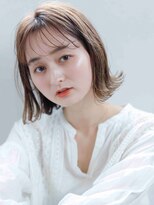 スクエアウーノ 博多(SQUARE＊UNO HAKATA)&nbsp;外ハネボブ　切りっぱなしボブ　ベージュカラー