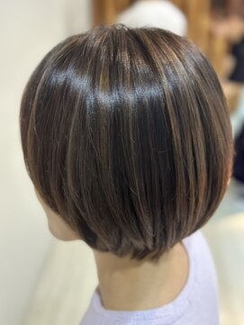 イーエル グランデ(e.ll grande) ストレートグラデーションボブ