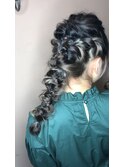 ダウン編み込みヘアアレンジ