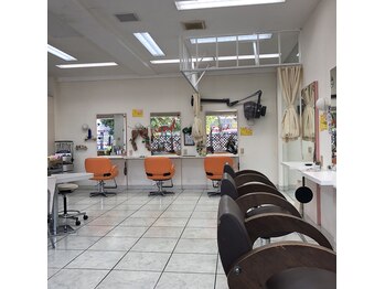 ビューティーサロン　フレンド　泡瀬店