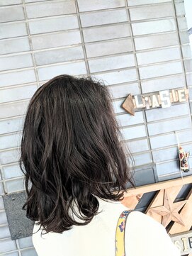 ラジィ(L'Asie) ほんのり明るくクールフェミニンボブ