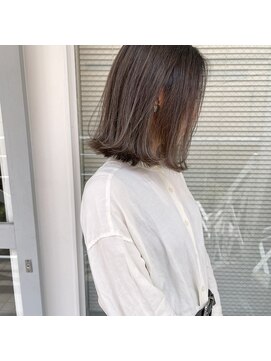 ミント(mint) ピスタチオグレージュで透明感カラー!