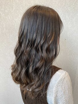 ビーワールド(B WORLD) ツートンで楽しめる暗めのグレージュカラー【藤枝/髪質改善】