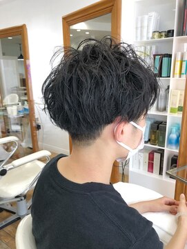 ヘッズ 本八幡店(HEADS) MEN'S HAIR  センターパート　ツイストスパイラル　コンマヘア