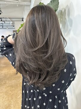 メリー オオサカ(Merly Osaka) バレイヤージュ履歴にオンカラーのみでこんなに綺麗！