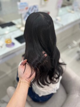 エレラビューティー(ELERA beauty) 自然な美しさを引き出す透明感カラー/ダークカラー