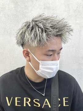 ルースト 西院店(ROOST) ツイストパーマ/ホワイトメッシュ/フェード/ベリーショート