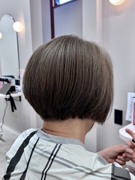 ノイク(Noic) 前下がりショートボブ