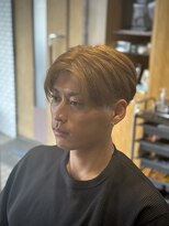 レオヘアワークス(LEO HAIR WORKS)&nbsp;ブリーチなし　センターパート刈り上げ　ハイトーン　新潟床屋