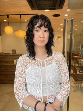 ミューズ バイ ケンジ(MUSE by KENJE) ウルフなパーマヘア