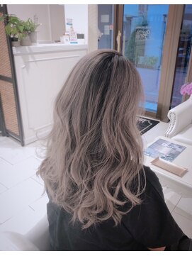 ラブリエ(la briller) シャドールーツ