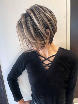 トルネード(TORNADO) 外国人風ショート コントラストバレイヤージュ 海外ヘア t114