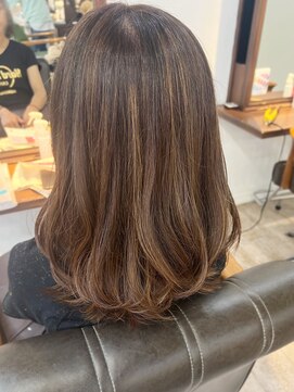 マリアバイアフロート(Maria by AFLOAT) 【山田】細かめハイライトミルクティーベージュレイヤー