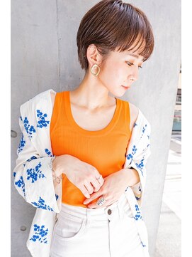 レゴ(REGO) グレージュカラーシルキーべージュ、デザインカラー斜めバング