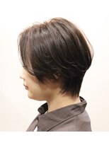 ウィスカーヘアー(whisker hair)&nbsp;ハンサムショート　カーキアッシュ