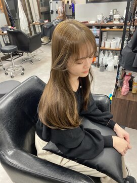 アット(at...) 《ミルクティーベージュ×顔まわりカット》