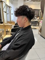 アイズ 海老名(AIZU)&nbsp;スペインカール　ツイストスパイラル　バーバー　メンズサロン