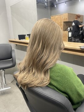 エヌ(N) ブロンドベージュ