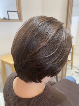 アカリ(acari) ショートボブ