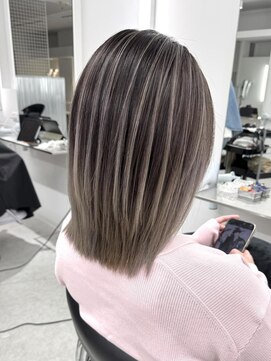 シック(CHIC) ミルキーバレイヤージュ/レイヤーカット/ダブルカラー/盛岡