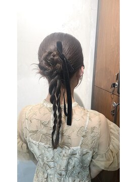 フークフーク(HOEK HOEK) お呼ばれカチモリヘア