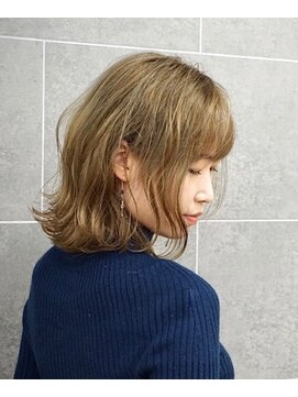サンクレポ 外ハネショート　ブロンドヘアー