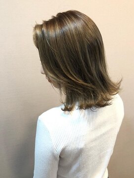 カルフール ロコ 草加西口店(Carrefour LOCO) 魅力度を上げる外ハネハイライトショート！