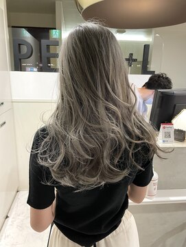 パール(PEAR+L) 艶っと。ハイトーンシルバーカラー