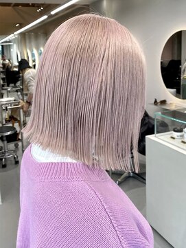 ソル ジングウマエ(SOL JINGUMAE) ダブルカラーピンクベージュベージュカラーケアブリーチミニボブ