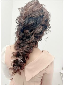 プリュス 名古屋(Plus) ゴムだけアレンジ/大人可愛い/編み込みアレンジ