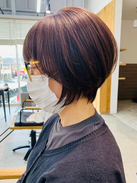 グランデュール 東静岡池田店(GRANDEUR) 大人ショートボブショートインナーカラー丸みショートカット