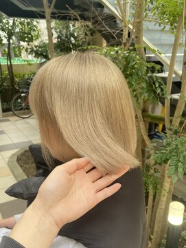 セプト 天神大名(SEPT.) ホワイトベージュ　ボブ　ダメージレス　ダブルカラー　20代