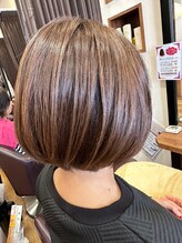 美容室ヒラトヤ 仙北店 20代30代大人かわいいツヤ感前下がりショートボブ