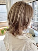  大人シアーベージュミニウルフボブミディアムレイヤー